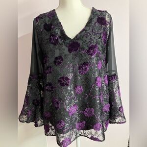 Women’s V-Neck Pullover Top/Blouse, S, Black/Purple, Bell Sleeves, Embellished